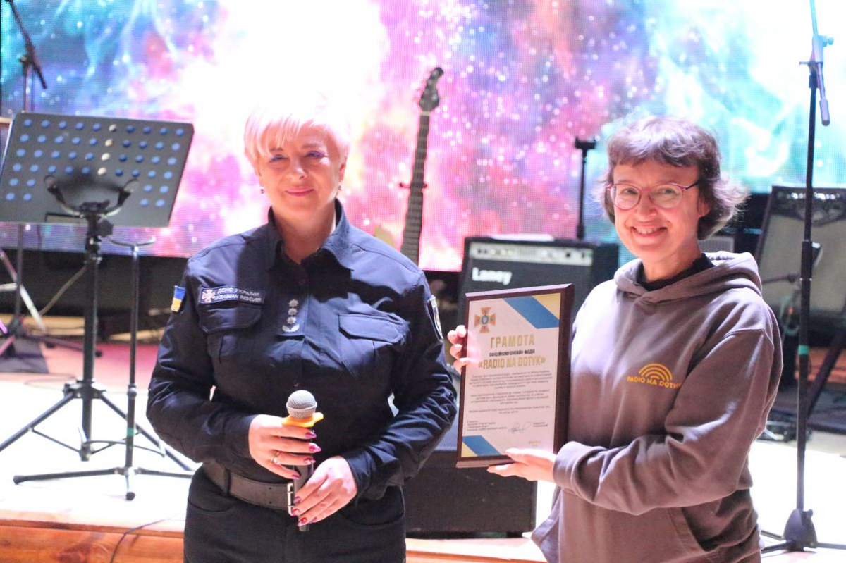 У Запоріжжі журналісти, майстрині та рок-музиканти об'єдналися і зробили благодійний ярмарок - фото