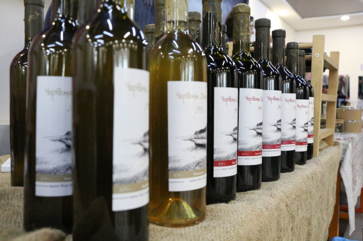 У Запоріжжі журналісти, майстрині та рок-музиканти об'єдналися і зробили благодійний ярмарок - фото