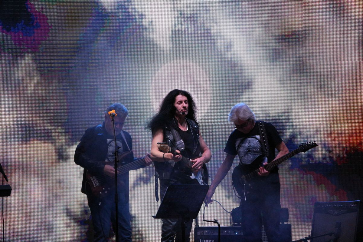 У Запоріжжі журналісти, майстрині та рок-музиканти об'єдналися і зробили благодійний ярмарок - фото