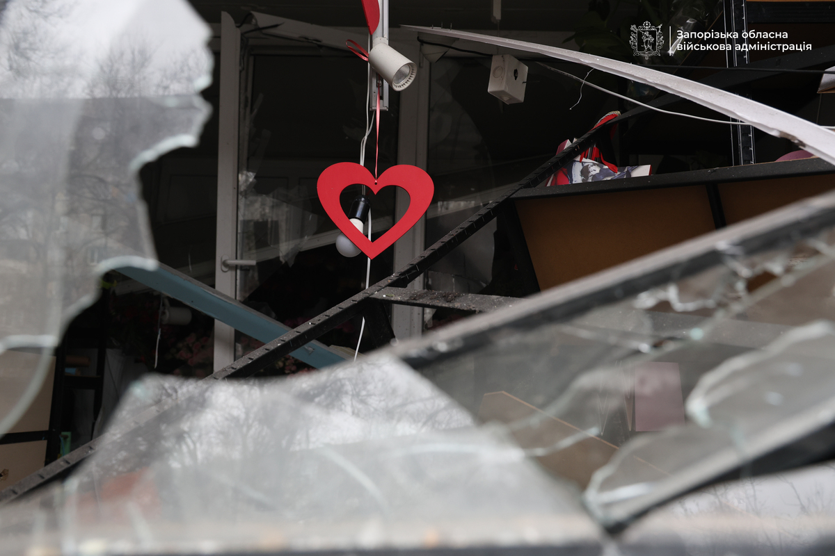 "Вибух був такої сили, що тіло досі тремтить": запоріжці згадують нічну ворожу атаку - відео