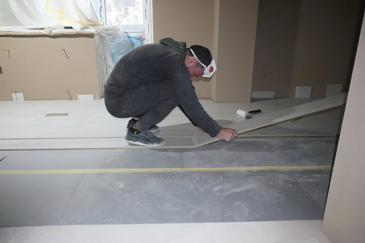 Відбудова триває активними темпами - як виглядають будинки на вулиці Запорізькій на початку листопада (фото)