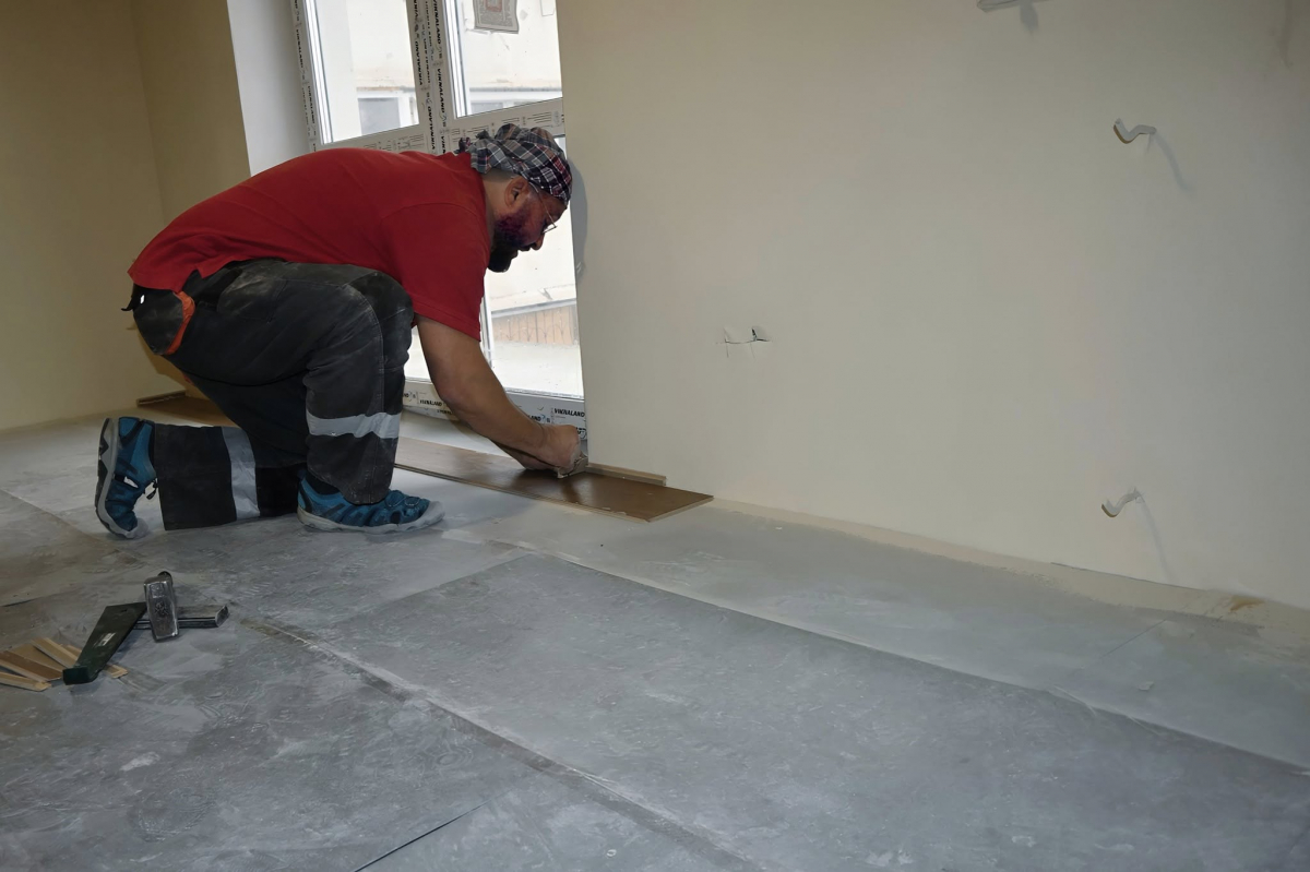 Відбудова триває активними темпами - як виглядають будинки на вулиці Запорізькій на початку листопада (фото)