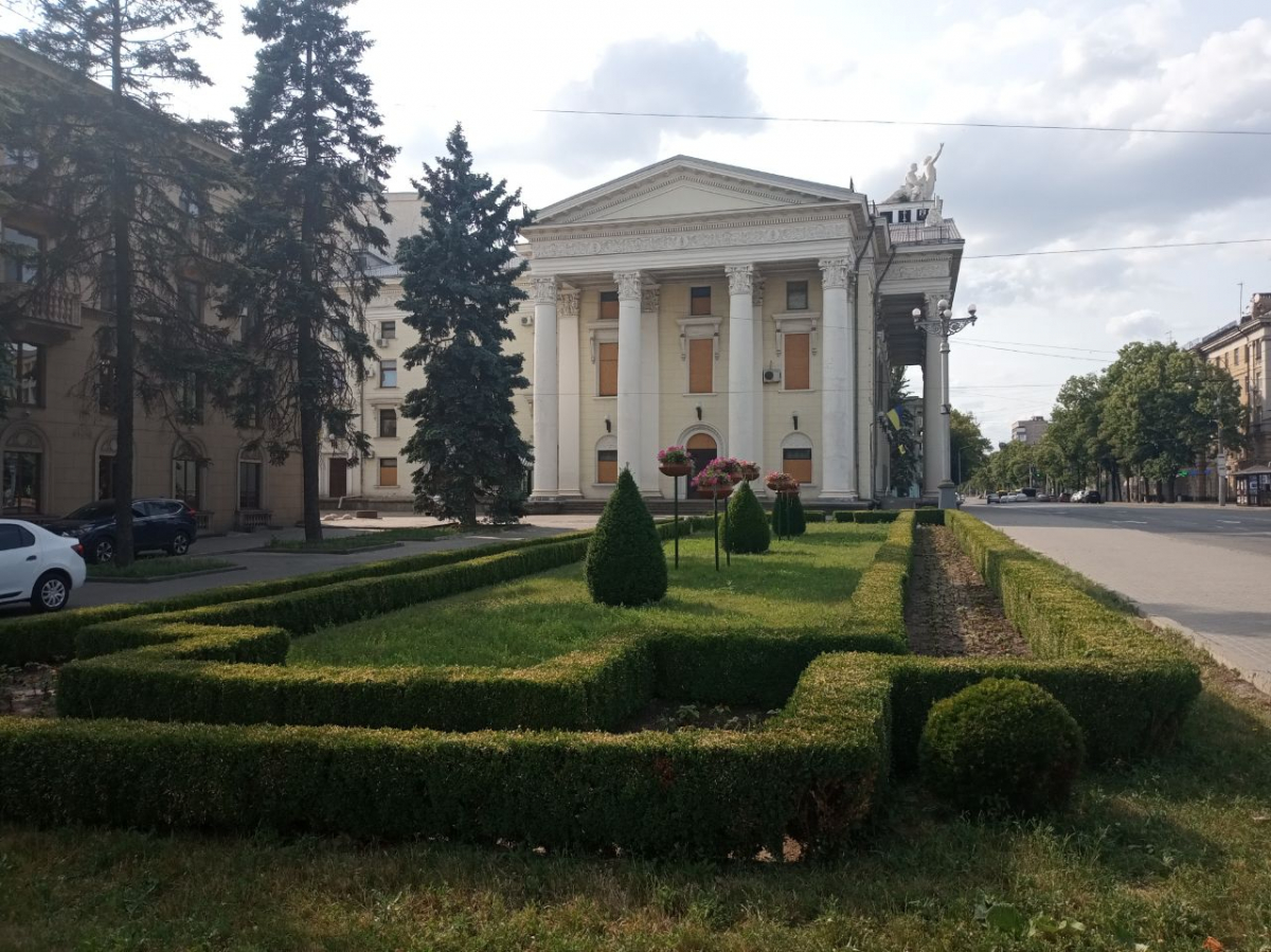 Відьомський нетворкінг - у запорізькому театрі покажуть музичну інтерактивну виставу