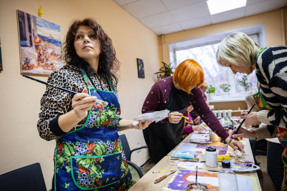 Відволіктися та морально відновитись: у запорізькому «Опліч Хабі» проходять безкоштовні заняття живопису з елементами арттерапії - як записатись