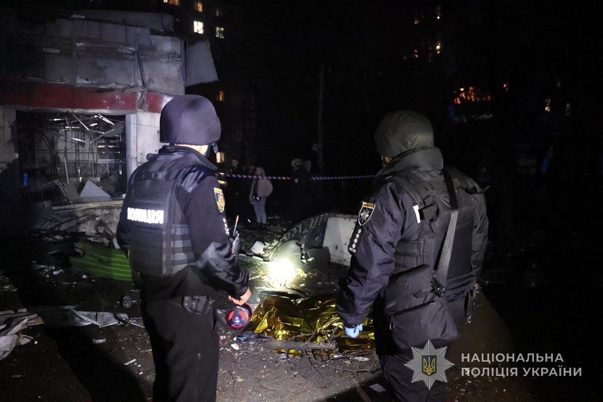 Вночі ворог ударив авіабомбою по запорізькому ринку, п'ятеро людей загинули - що ще відомо про наслідки атаки (фото, відео)