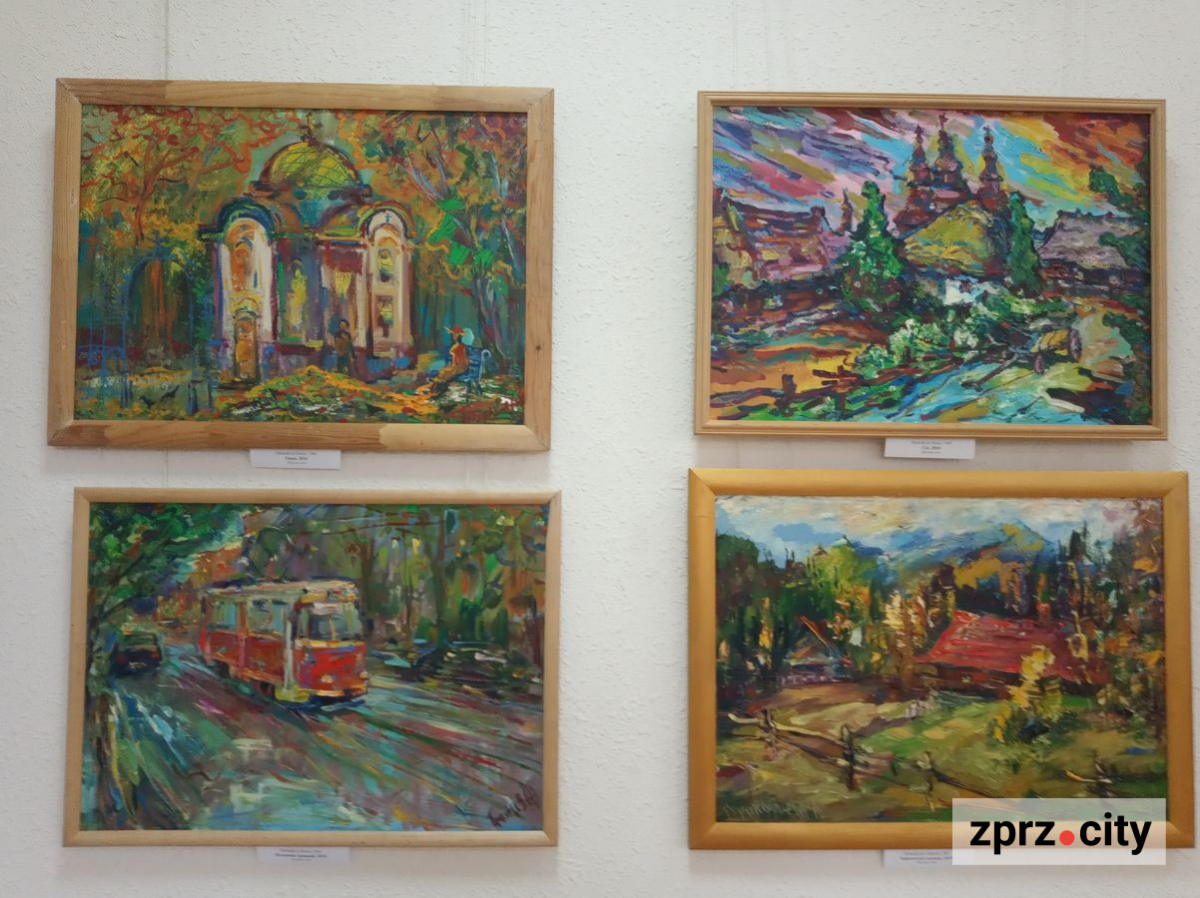 Запорізький музей тимчасово надав "дах" художникам з вернісажу у фонтана - фото