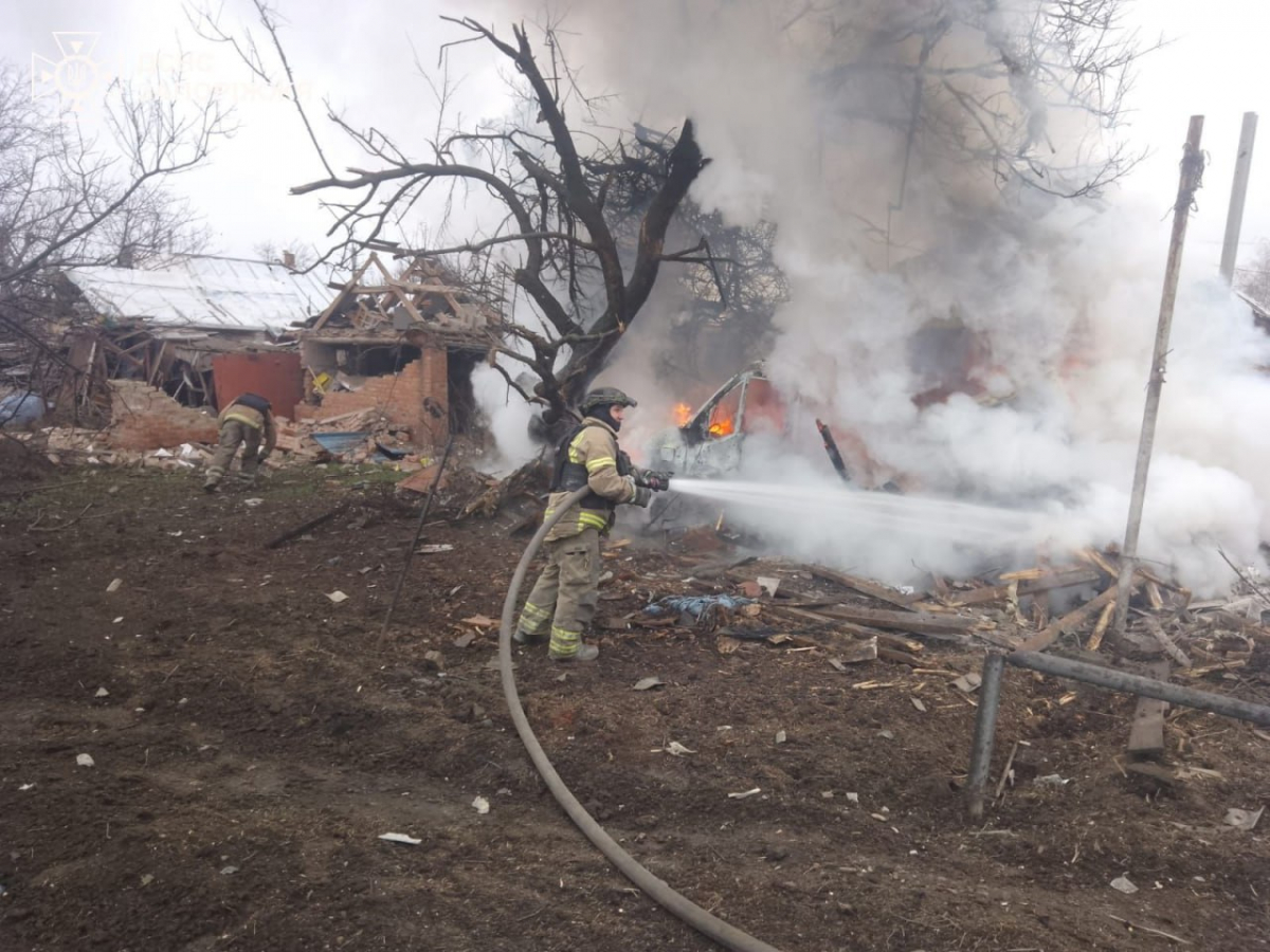 Атаки не стихають: росіяни вдарили по Запорізькому району дронами — троє людей поранено (фото)