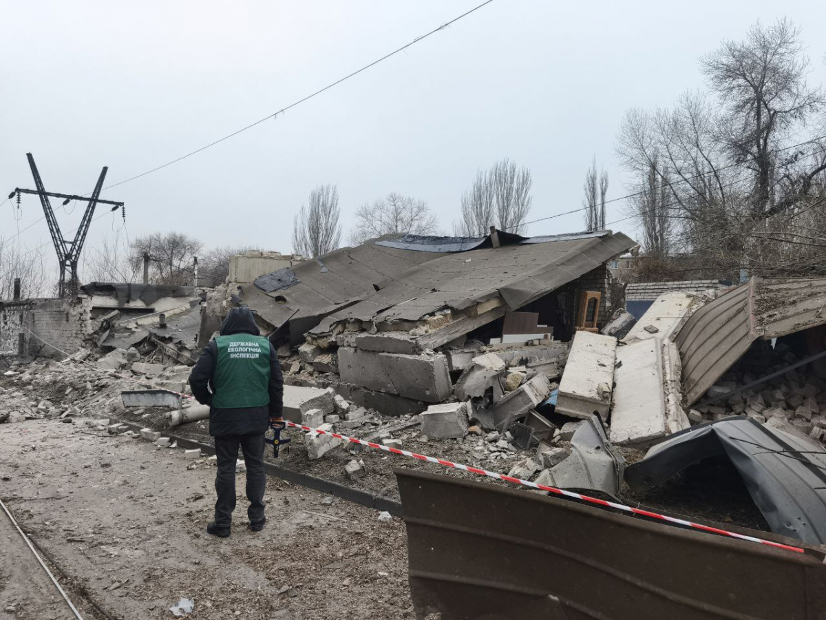 Екологи фіксують наслідки ворожих ударів — у двох районах Запоріжжя виявили значну шкоду довкіллю (фото)