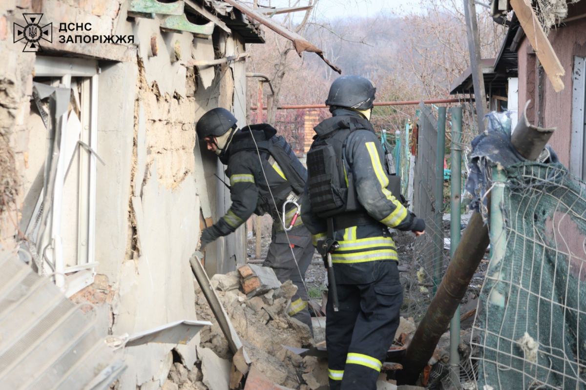 Екологи фіксують наслідки ворожих ударів — у двох районах Запоріжжя виявили значну шкоду довкіллю (фото)