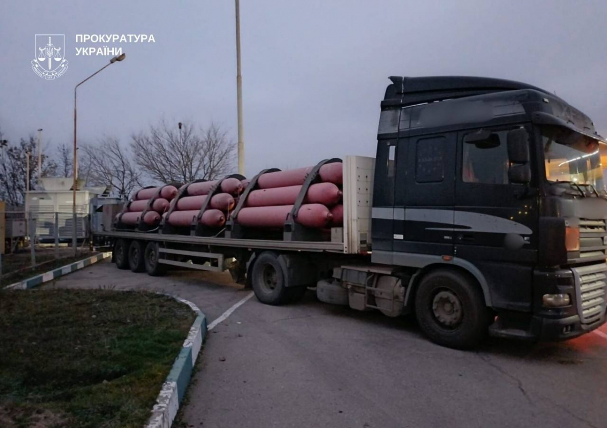 "Газові" злочинці - у Запоріжжі організована група непомітно відбирала газ із магістралі та продавала його на АЗС (фото, відео)