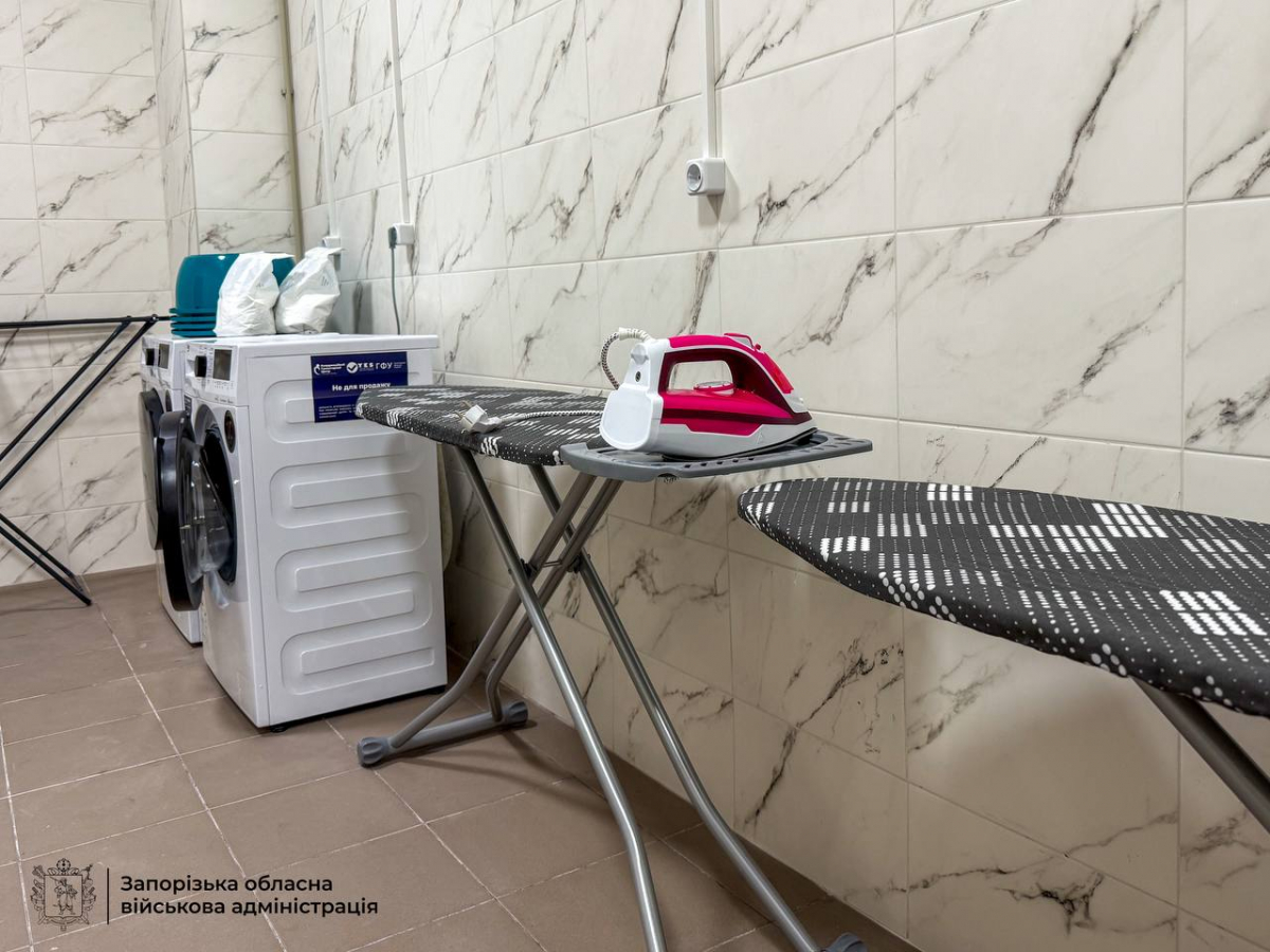  Інклюзивний простір для евакуйованих та постраждалих від війни – у Запоріжжі запрацював центр підтримки (фото)