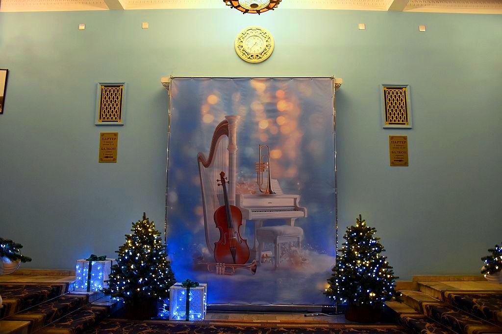 Космічна подорож і багато гарної музики - що підготували до новорічно-різдвяних свят у запорізькій філармонії