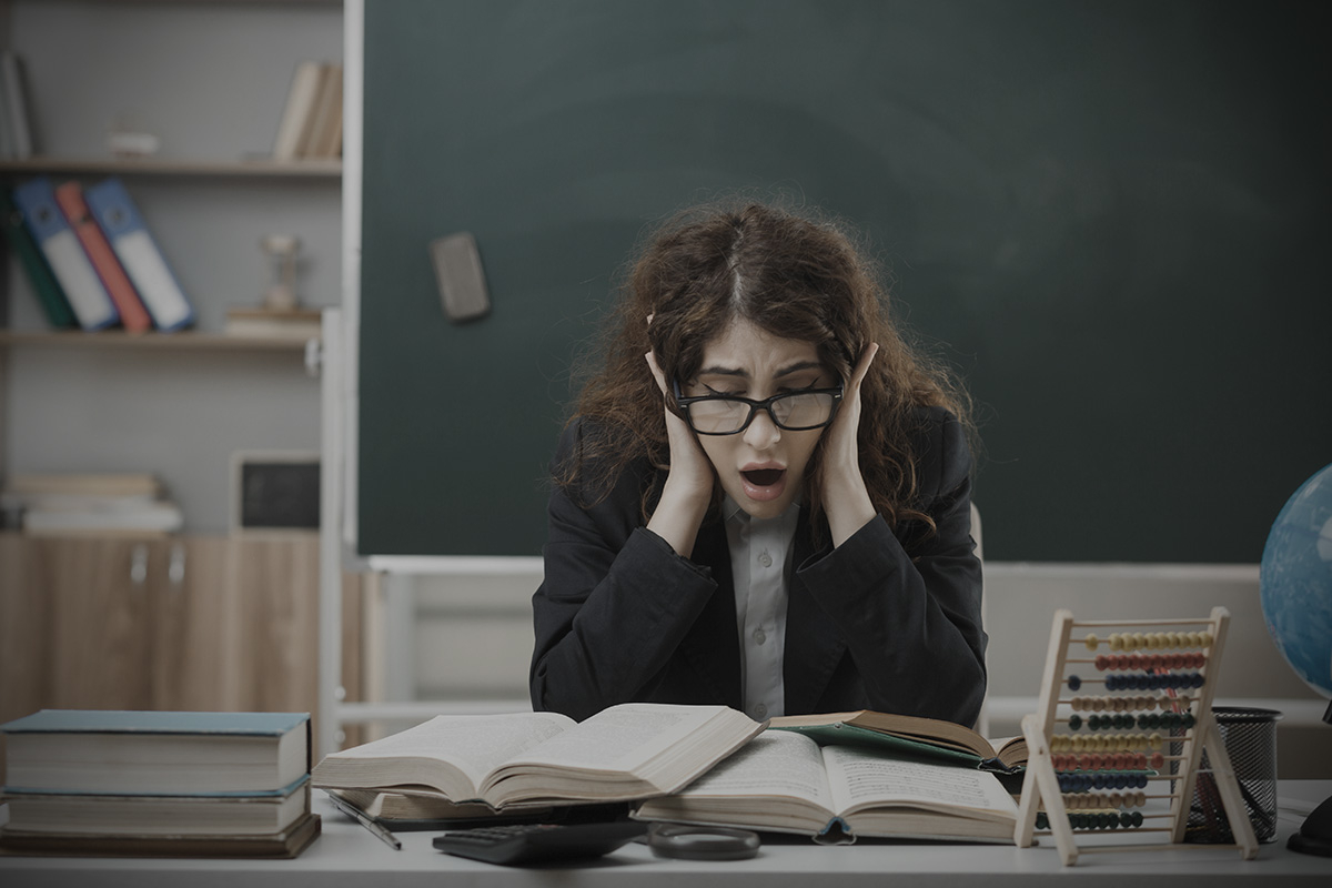 На Запоріжжі окупанти змушують дітей міняти українські книжки на російські “патриотичні” розамальовки