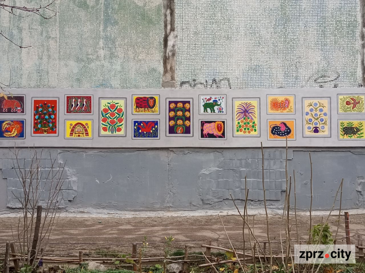 На запорізькій багатоповерхівці стало ще більше фантастичних звірів - фото