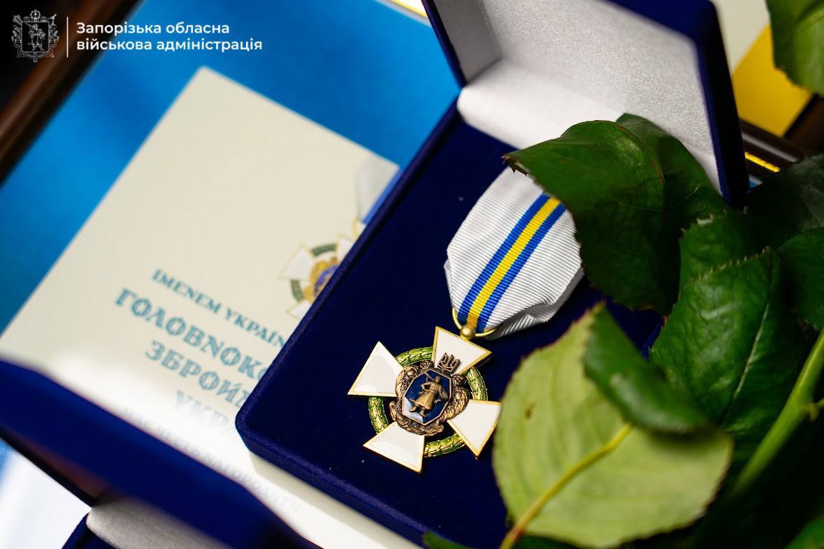 Нагороди, відданість і пам’ять про полеглих Героїв - в Запоріжжі відзначили День ЗСУ (фото)