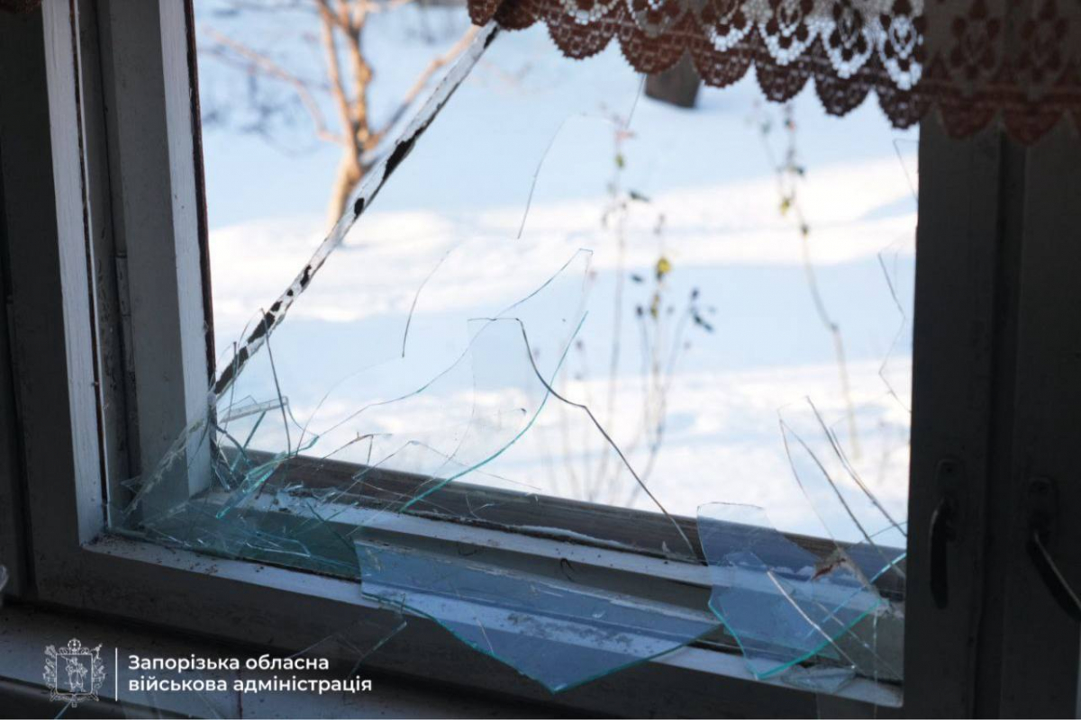 Напередодні Нового року ворог атакував Запоріжжя - фото наслідків