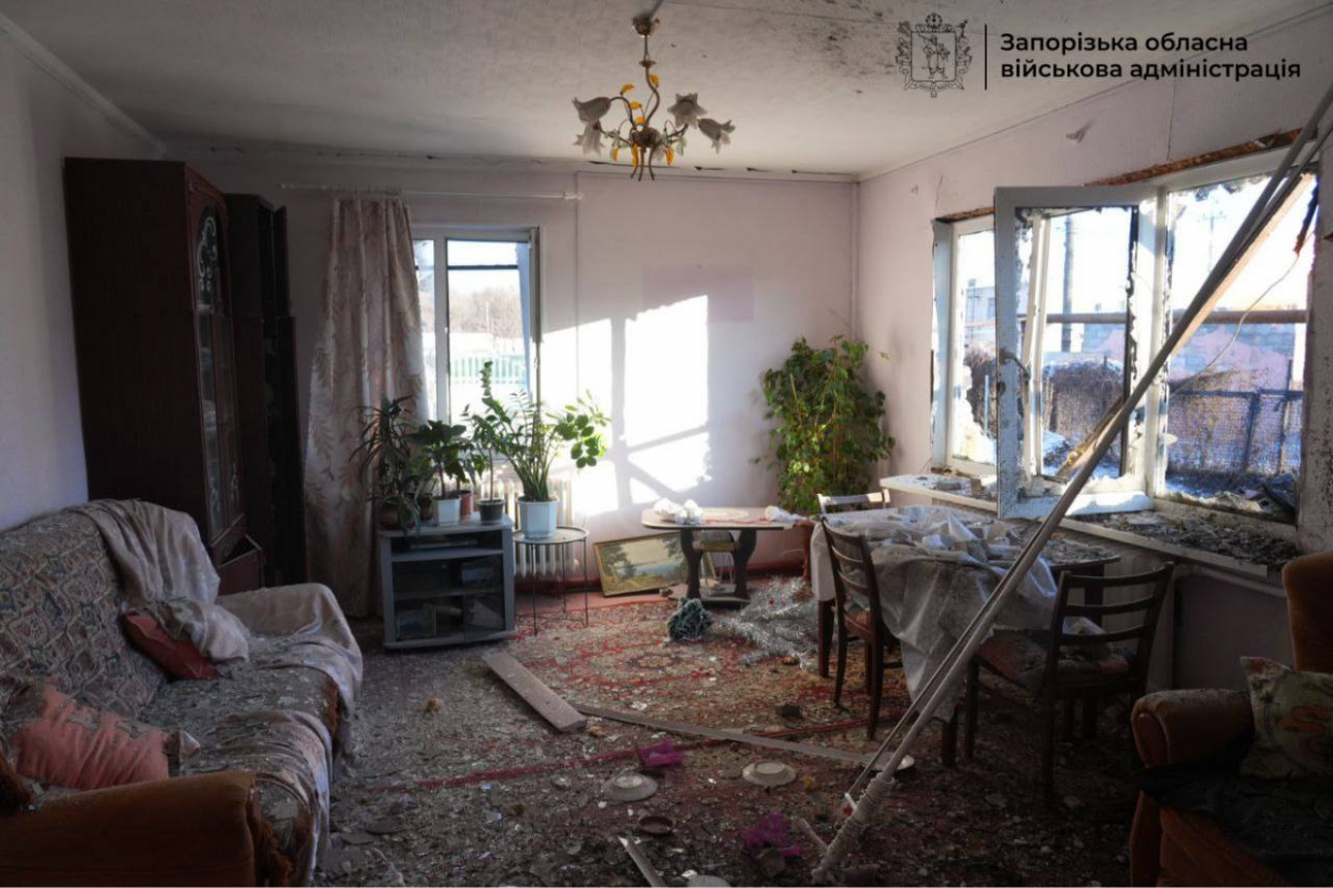 Напередодні Нового року ворог атакував Запоріжжя - фото наслідків