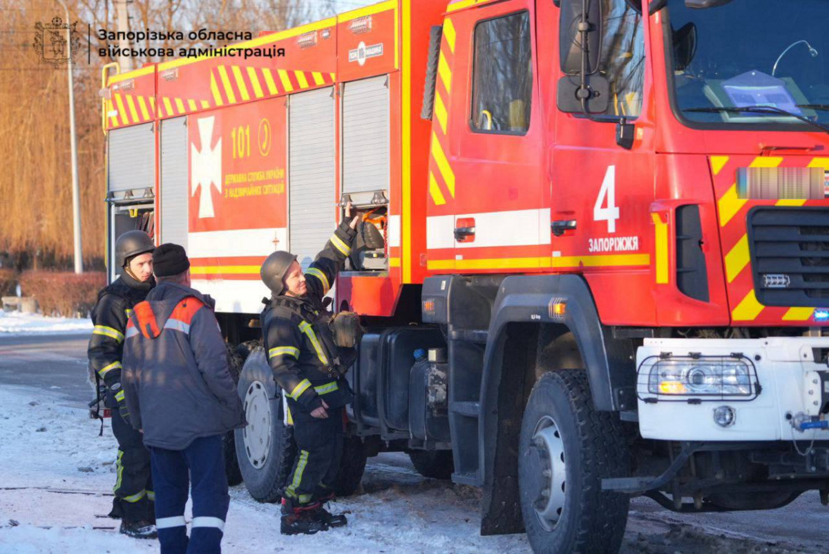 Напередодні Нового року ворог атакував Запоріжжя - фото наслідків