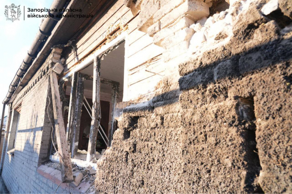 Напередодні Нового року ворог атакував Запоріжжя - фото наслідків