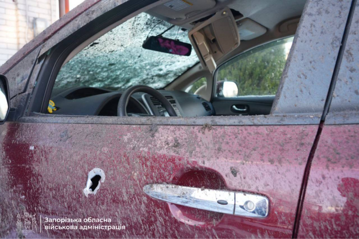 Напередодні Нового року ворог атакував Запоріжжя - фото наслідків