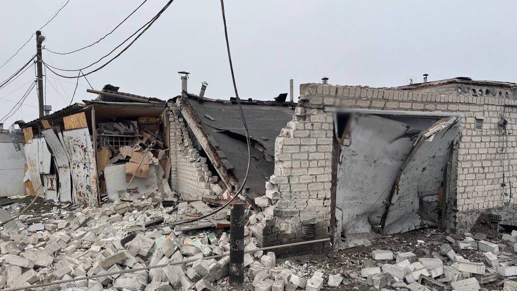 "Не залишилося ні гаража, ні авто" - очевидці розповіли про наслідки удару КАБами по Космічному району Запоріжжя (фото)