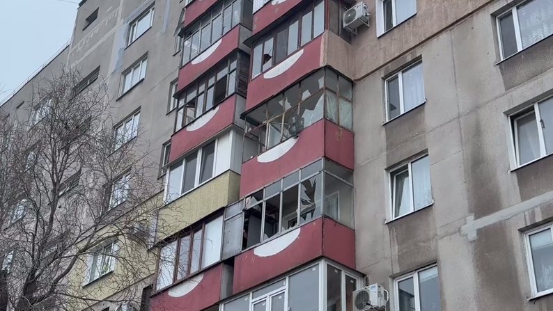 "Не залишилося ні гаража, ні авто" - очевидці розповіли про наслідки удару КАБами по Космічному району Запоріжжя (фото)