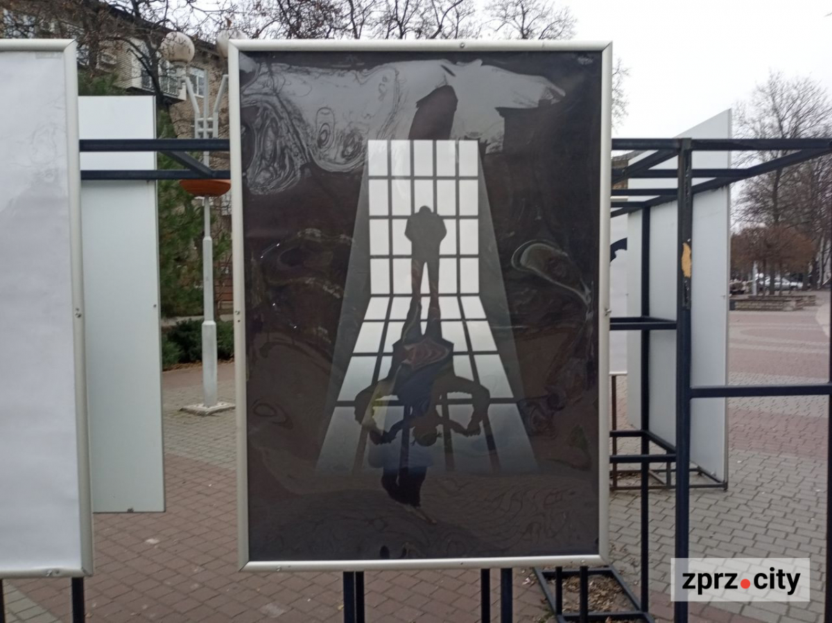 Нова виставка - чиї плакати воєнного часу можна побачити у Запоріжжі просто неба (фото)