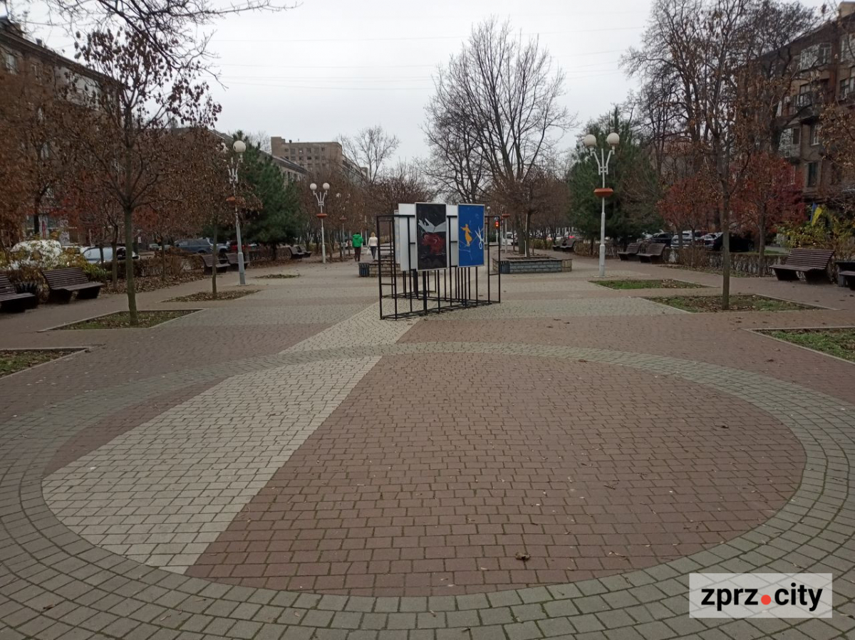 Нова виставка - чиї плакати воєнного часу можна побачити у Запоріжжі просто неба (фото)