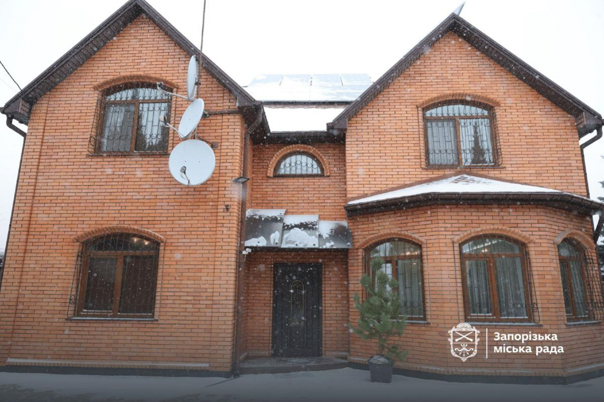 Новий дім для великої родини: в Запоріжжі дитячий будинок сімейного типу отримав оселю (фото, відео)