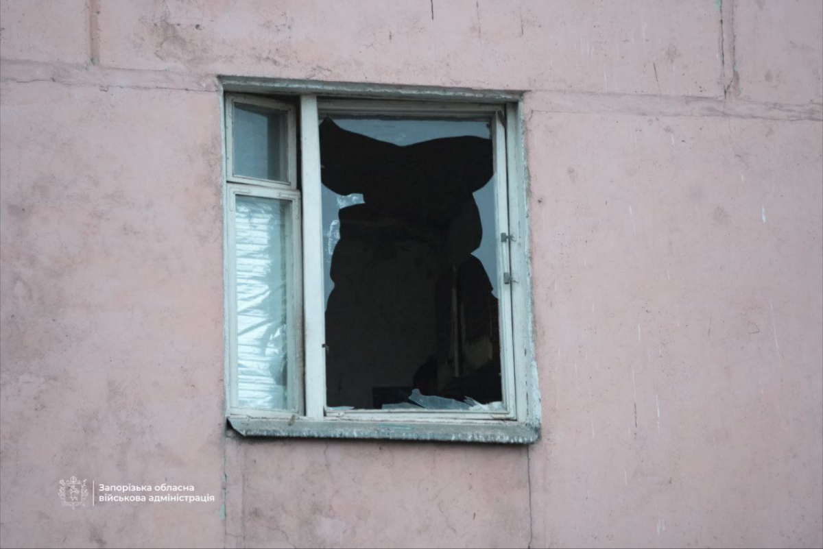 Окупанти атакували Запоріжжя: армія рф завдала удару по житловому району - що відомо (фото, відео)