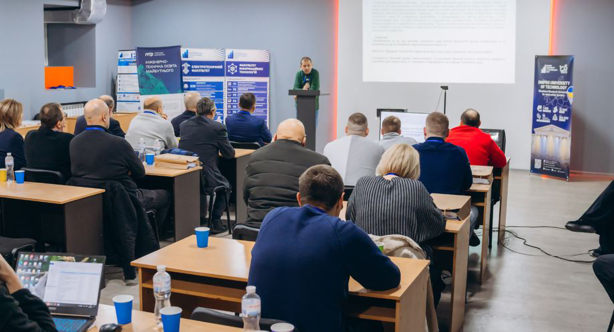 Технології для підтримки промисловості під час війни: як Метінвест Політехніка представила проєкти на міжнародній конференції в Дніпрі