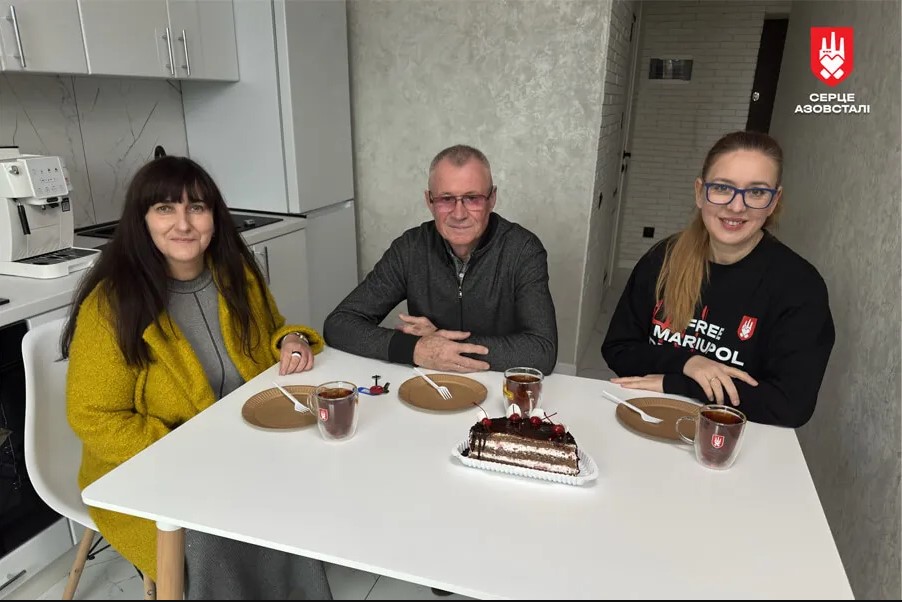 У 62 роки став на захист Маріуполя: пастор Анатолій Волошин отримав нову квартиру за програмою «Вдома»