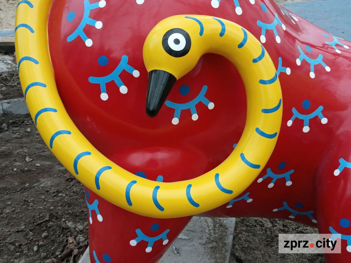 В одному із запорізьких скверів відкриють майданчик з фігурами фантастичних звірів - фоторепортаж