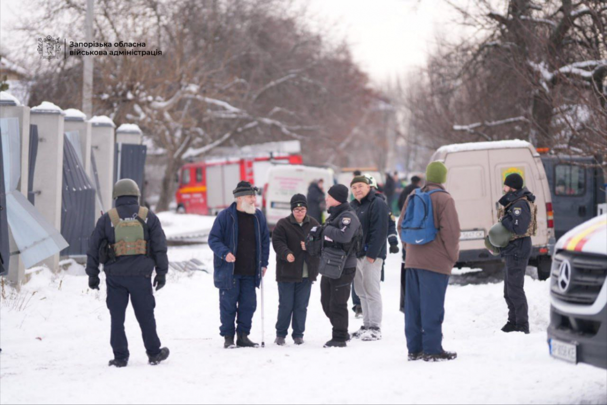 Величезні вирви та уламки довкола: в Запоріжжі екологи зафіксували наслідки удару керованими авіабомбами (фото)