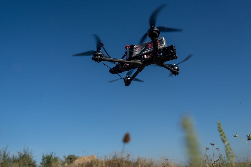 Вибухи та удар дроном по маршрутці: росіяни зранку атакували Запорізький район - що відомо