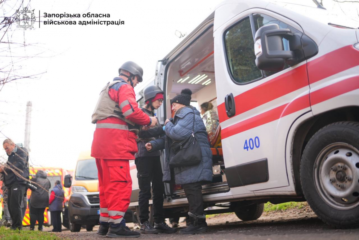 Ворог атакував Запоріжжя: є поранені, пошкоджені житлові будинки (фото)