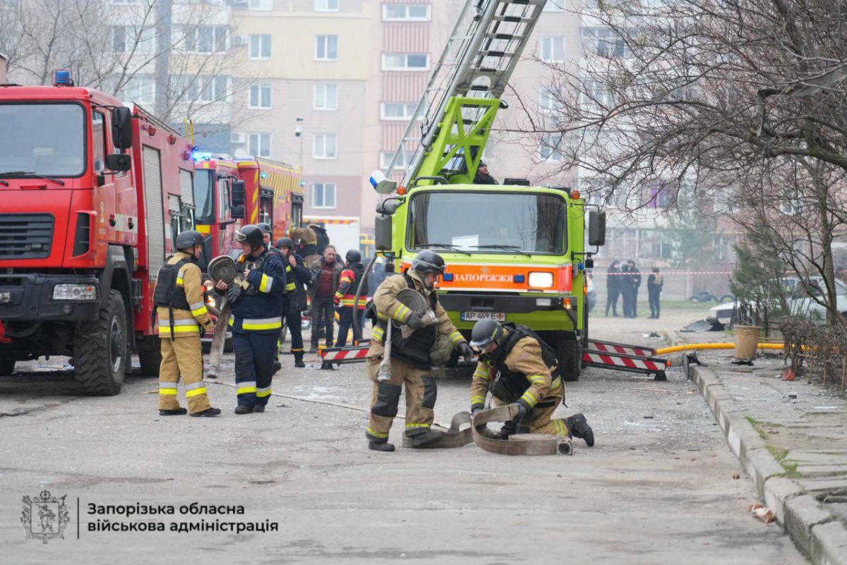Ворог серед біла дня атакував багатоповерхівку у Запоріжжі - що відомо про наслідки