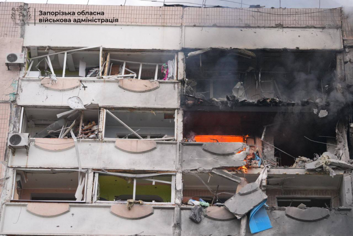 Ворог серед біла дня атакував багатоповерхівку у Запоріжжі - що відомо про наслідки