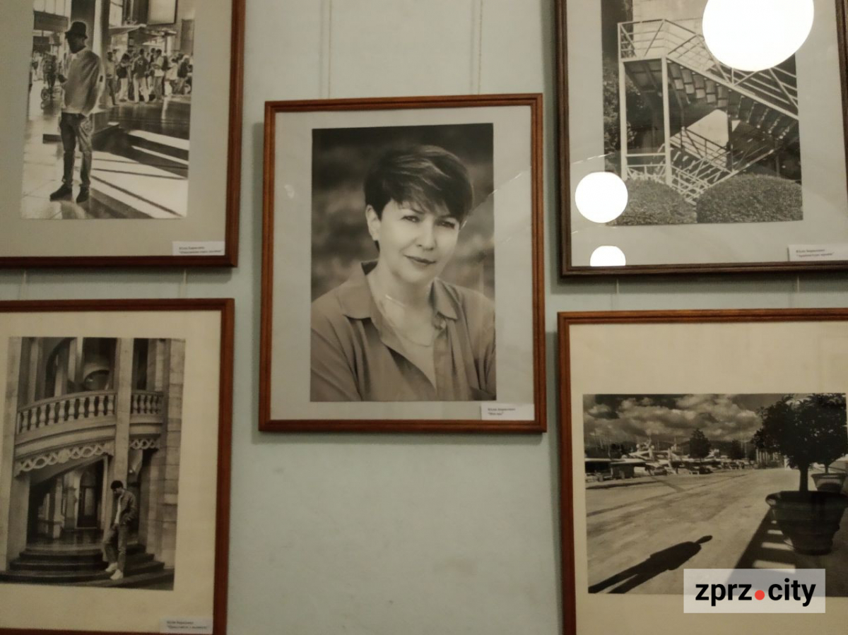 Запорізькі фотохудожники завершують рік великою виставкою - показали багато еротики