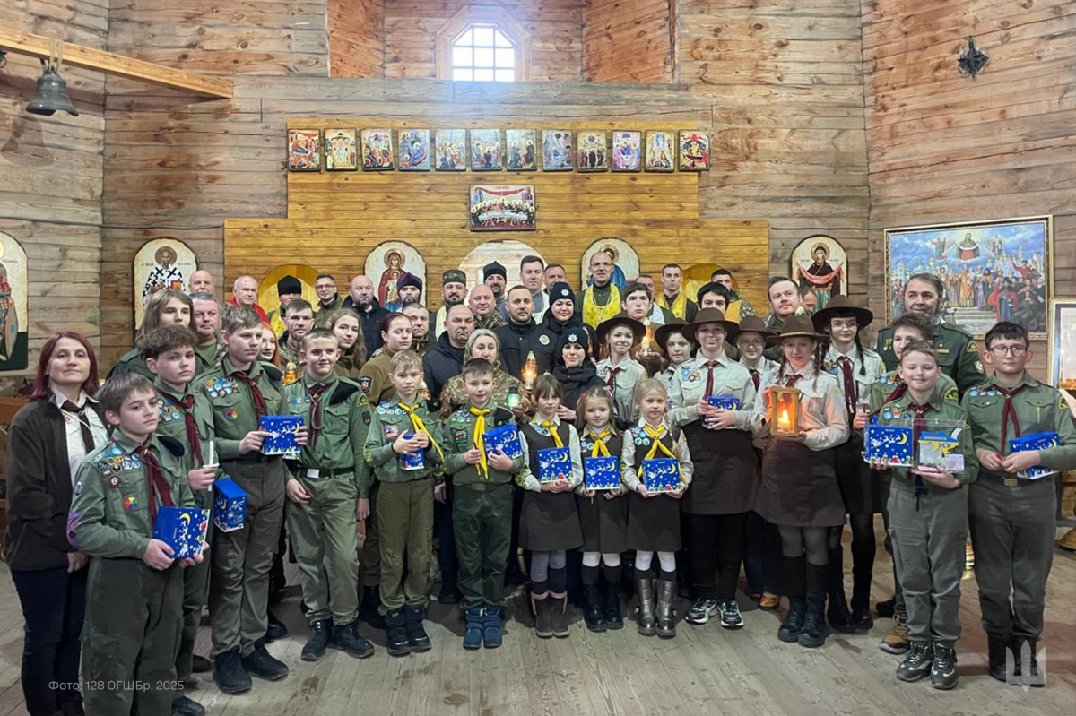 Запорізькі пластуни передали Вифлеємський вогонь на фронт (фото)