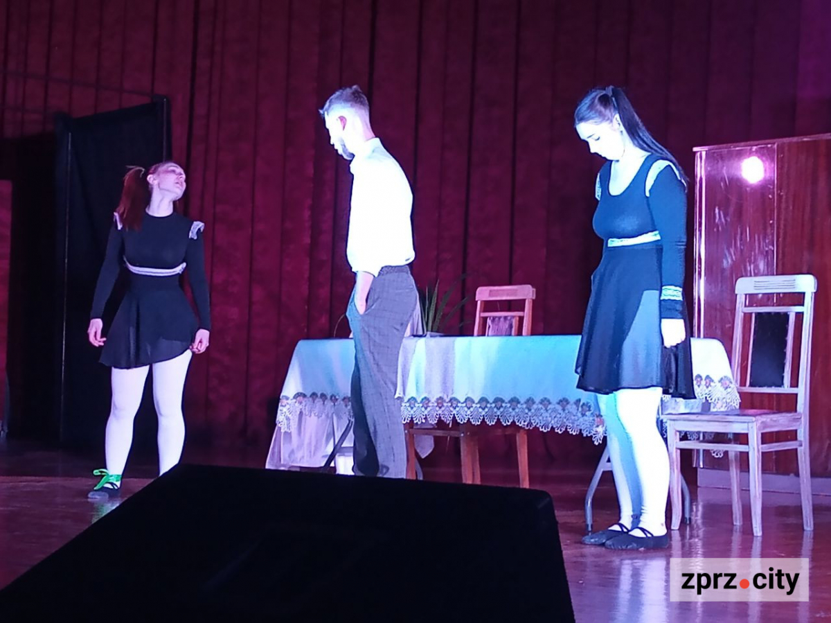 Запорізький театр обрав для показу прем'єри один з віддалених районів міста - фото