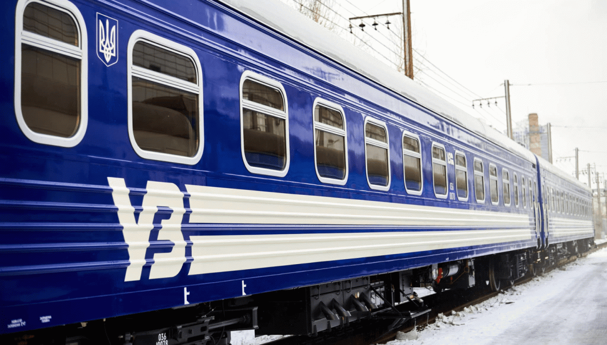 Через атаки та безпілотники - Укрзалізниця тимчасово обмежила рух між Запоріжжям та Дніпром