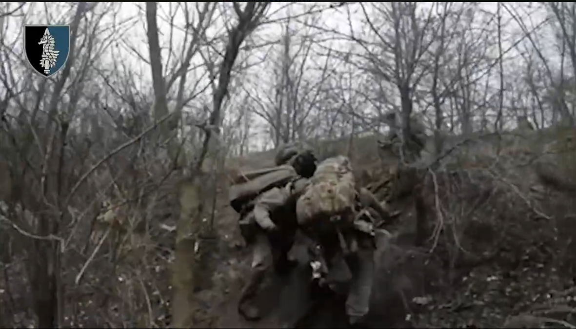 Кілька тижнів не міг вийти з "сірої зони" - на Запоріжжі спецпризначенці врятували піхотинця (відео)