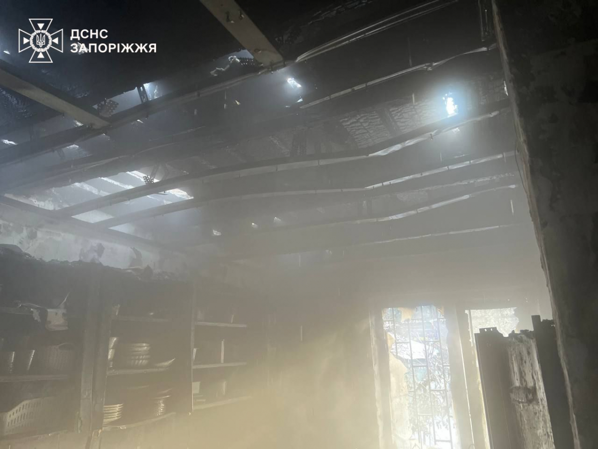 Неспокійний ранок - у Запоріжжі сталася пожежа в приватному будинку (фото)