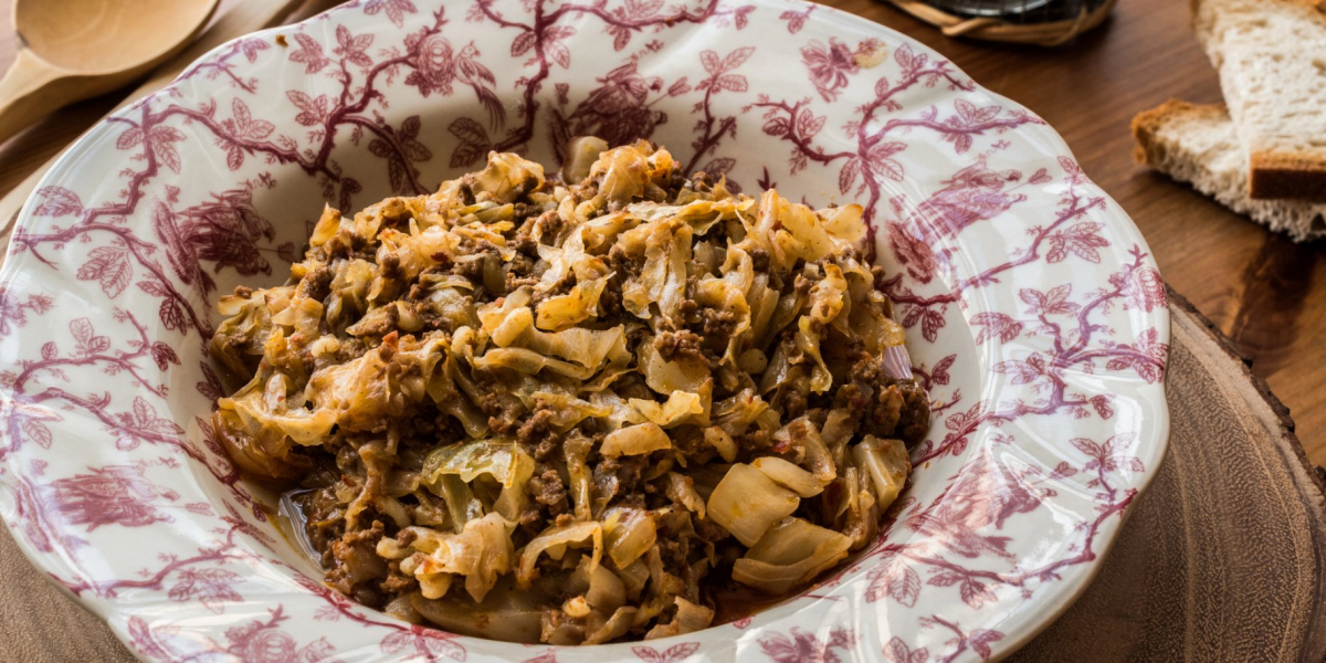 Оригінально - готуємо тушковану капусту з фаршем за турецьким рецептом