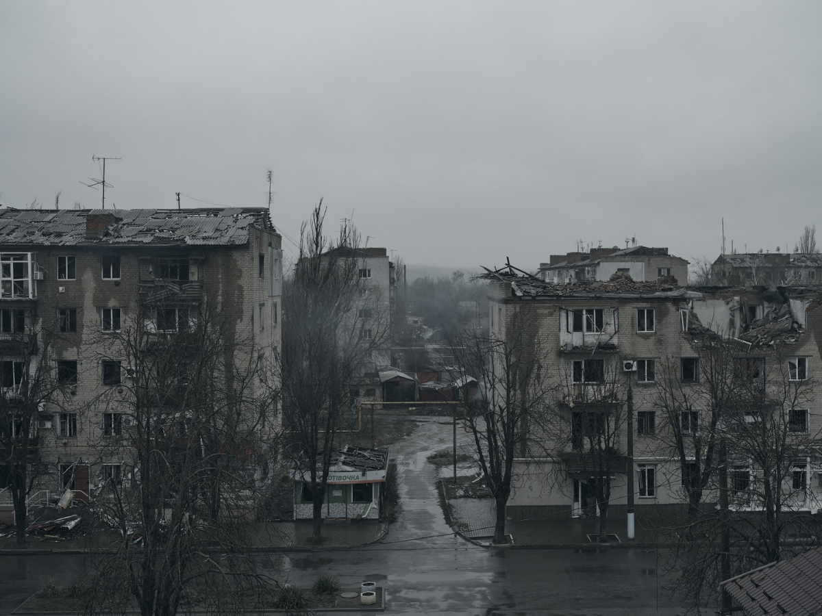 Прифронтовий Оріхів у руїнах - як виглядає місто за 8 км від лінії бойового зіткнення (фото)