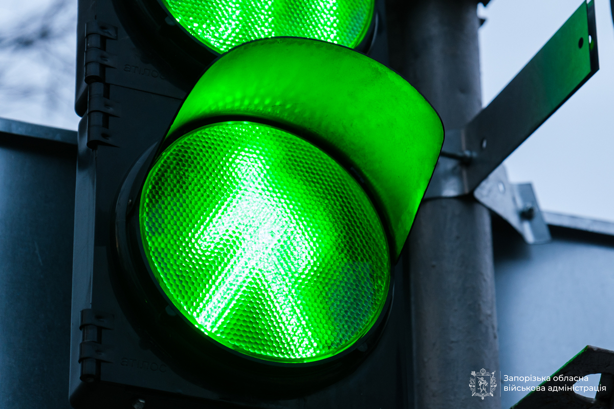 Сучасні та енергозахищені - скільки автономних світлофорів з'явиться у Запоріжжі цього року (фото, відео)