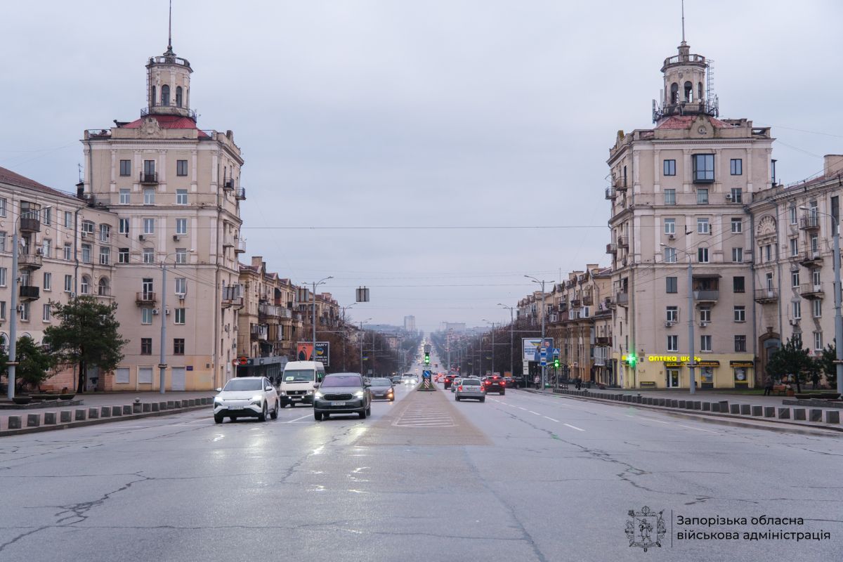Сучасні та енергозахищені - скільки автономних світлофорів з'явиться у Запоріжжі цього року (фото, відео)