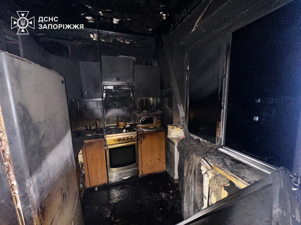 Трагедія у багатоповерхівці - під час пожежі у Запоріжжі загинув чоловік (подробиці, фото, відео)