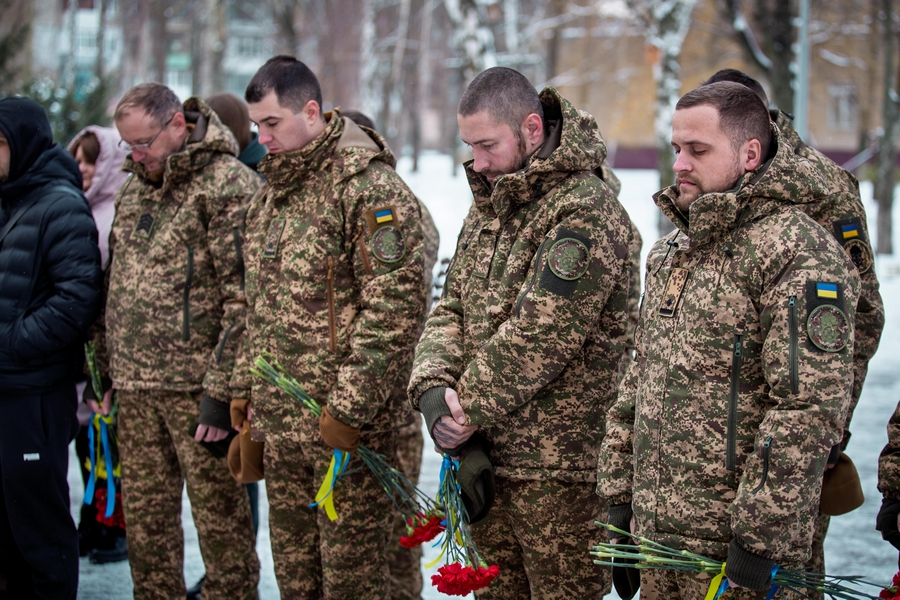 У Запоріжжі вшанували Героя: на фасаді ліцею з’явилася дошка на честь нацгвардійця (фото)